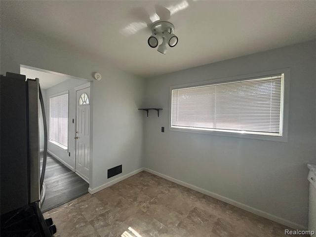 4987 Roosevelt Boulevard, Dearborn Heights, MI 48125