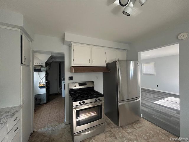4987 Roosevelt Boulevard, Dearborn Heights, MI 48125