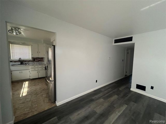 4987 Roosevelt Boulevard, Dearborn Heights, MI 48125