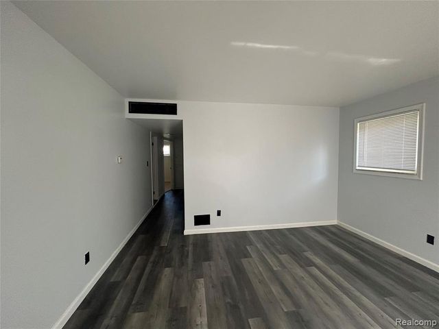 4987 Roosevelt Boulevard, Dearborn Heights, MI 48125