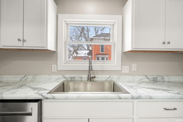 1016 Bell Avenue, New Haven, IN 46774