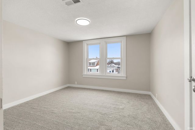 1016 Bell Avenue, New Haven, IN 46774