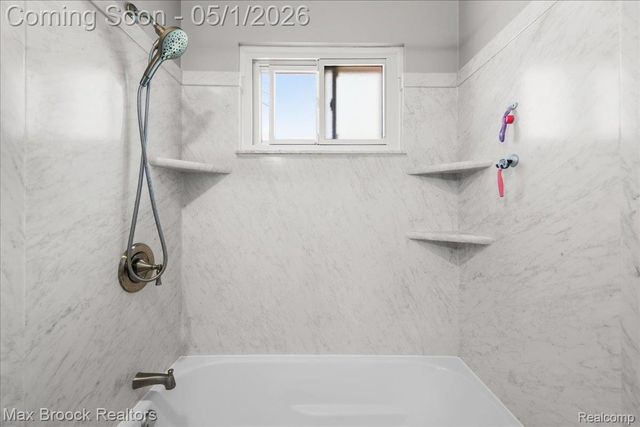 1165 Annjo Street, Walled Lake, MI 48390