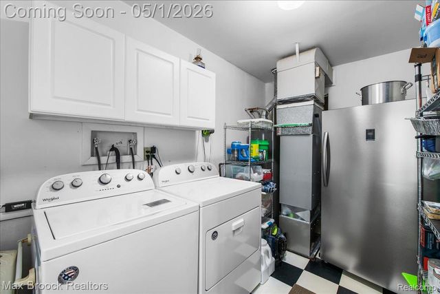 1165 Annjo Street, Walled Lake, MI 48390