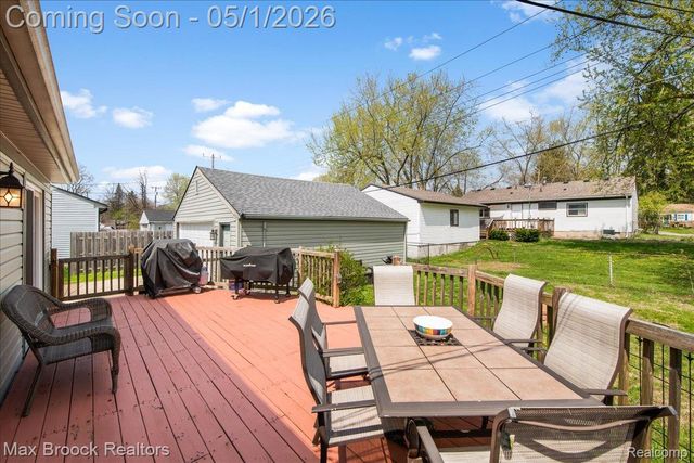 1165 Annjo Street, Walled Lake, MI 48390