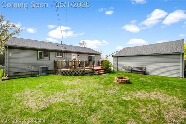 1165 Annjo Street, Walled Lake, MI 48390
