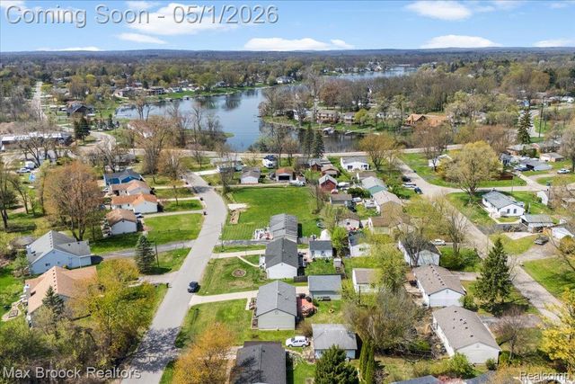 1165 Annjo Street, Walled Lake, MI 48390