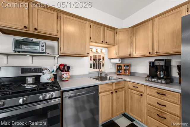 1165 Annjo Street, Walled Lake, MI 48390