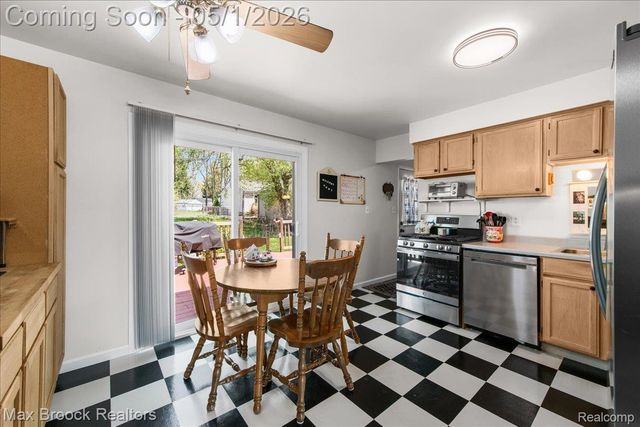 1165 Annjo Street, Walled Lake, MI 48390