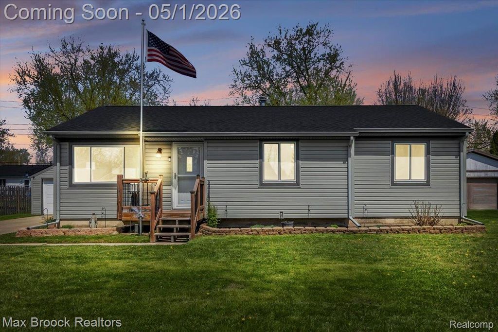 1165 Annjo Street, Walled Lake, MI 48390