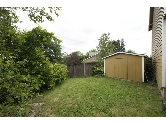 4235 Se ANDEREGG Loop, Portland, OR 97236