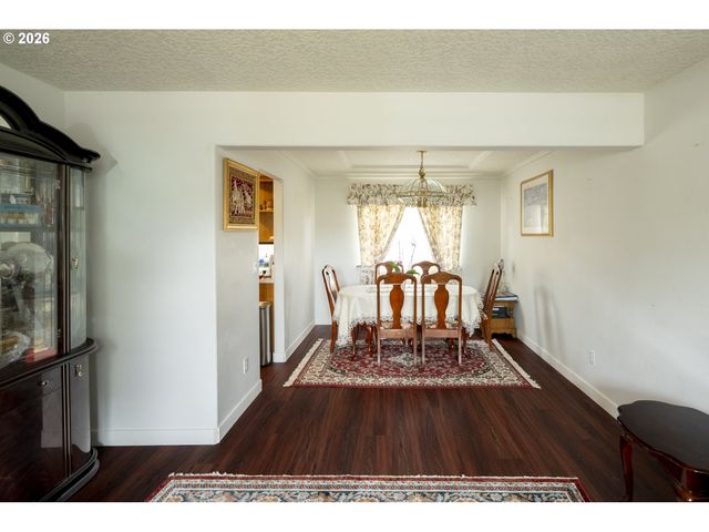 4235 Se ANDEREGG Loop, Portland, OR 97236