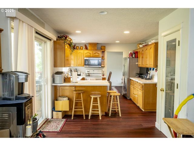 4235 Se ANDEREGG Loop, Portland, OR 97236