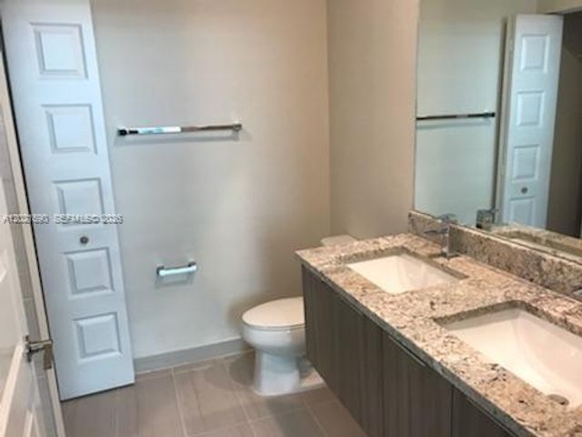 7805 NW 104 Ave 31, Doral, FL 33178