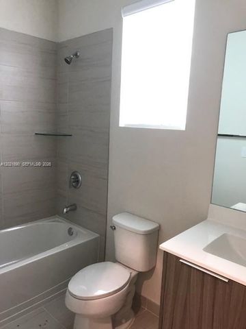 7805 NW 104 Ave 31, Doral, FL 33178