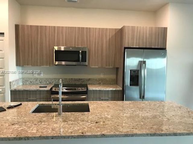 7805 NW 104 Ave 31, Doral, FL 33178