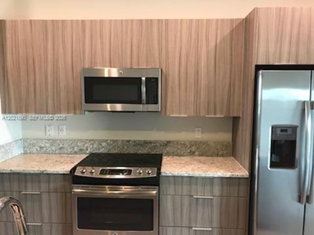 7805 NW 104 Ave 31, Doral, FL 33178