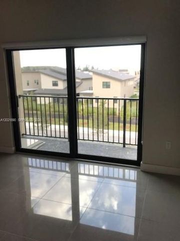 7805 NW 104 Ave 31, Doral, FL 33178