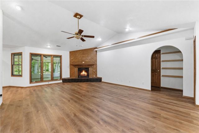 15228 N Cove Creek N Road, Prairie Grove, AR 72753