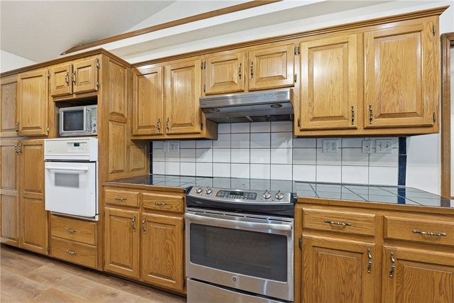 15228 N Cove Creek N Road, Prairie Grove, AR 72753