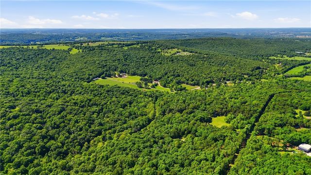 15228 N Cove Creek N Road, Prairie Grove, AR 72753
