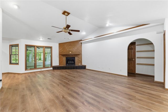 15228 N Cove Creek N Road, Prairie Grove, AR 72753