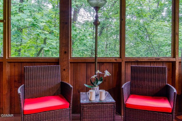 282 Cherokee Path Way, Sevierville, TN 37876