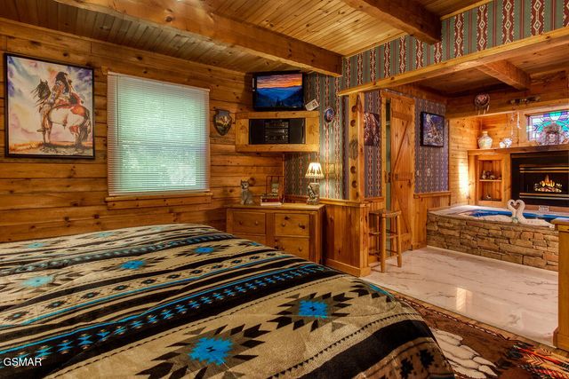 282 Cherokee Path Way, Sevierville, TN 37876