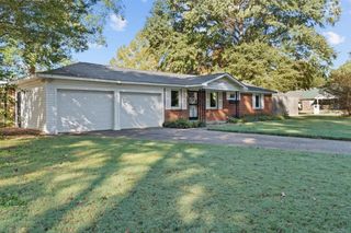 559 CHALMERS ROAD DR, Memphis, TN 38120