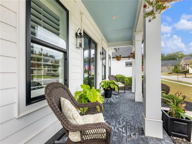 5634 Autumn Flame Drive, Braselton, GA 30517