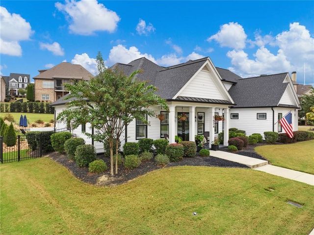 5634 Autumn Flame Drive, Braselton, GA 30517