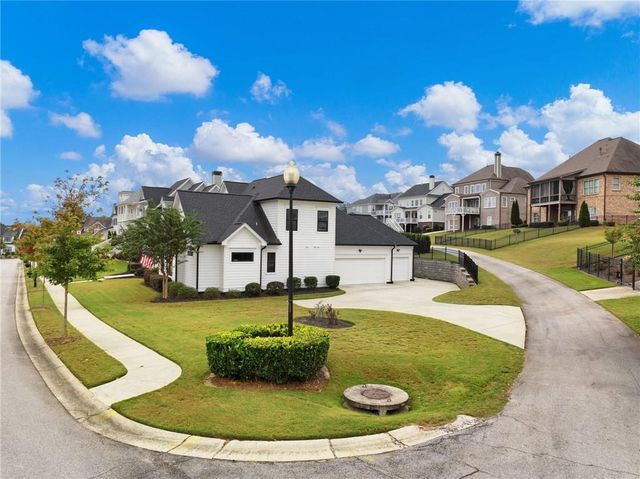 5634 Autumn Flame Drive, Braselton, GA 30517