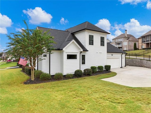 5634 Autumn Flame Drive, Braselton, GA 30517