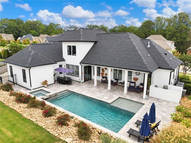 5634 Autumn Flame Drive, Braselton, GA 30517