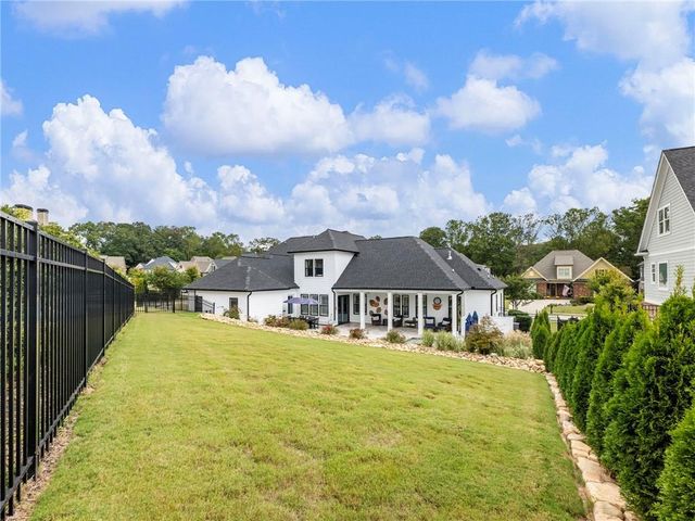 5634 Autumn Flame Drive, Braselton, GA 30517