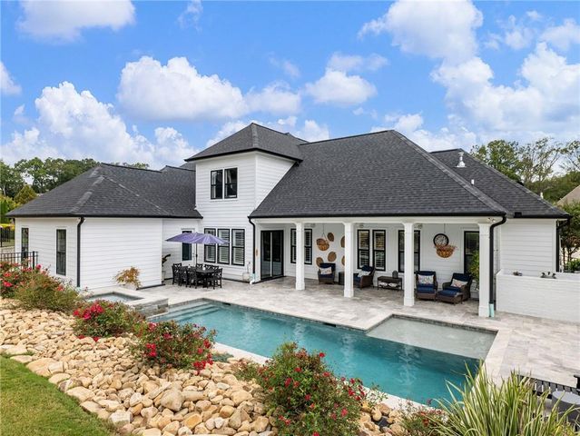 5634 Autumn Flame Drive, Braselton, GA 30517