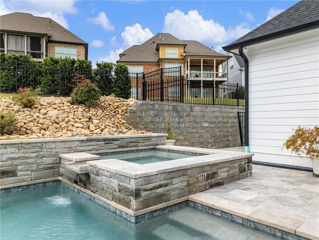 5634 Autumn Flame Drive, Braselton, GA 30517