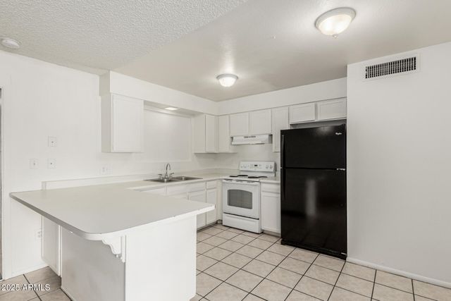 1512 W CRESCENT Avenue, Mesa, AZ 85202