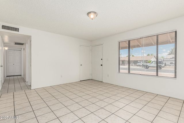 1512 W CRESCENT Avenue, Mesa, AZ 85202