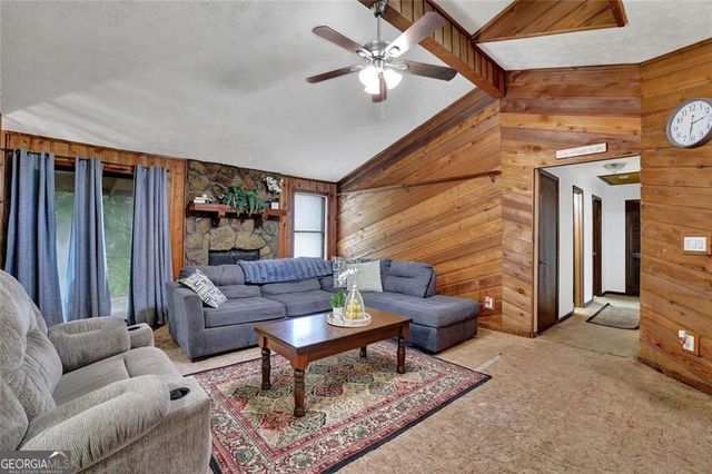 102 Bascomb Drive Drive, Woodstock, GA 30189