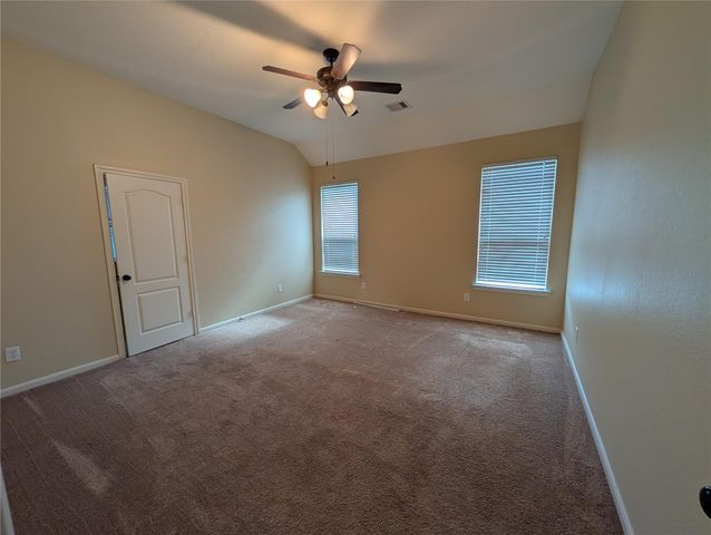 6614 Hunters Creek Lane, Baytown, TX 77521