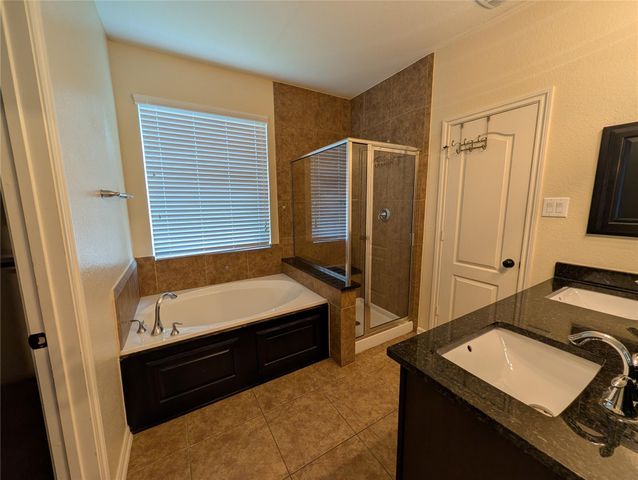 6614 Hunters Creek Lane, Baytown, TX 77521