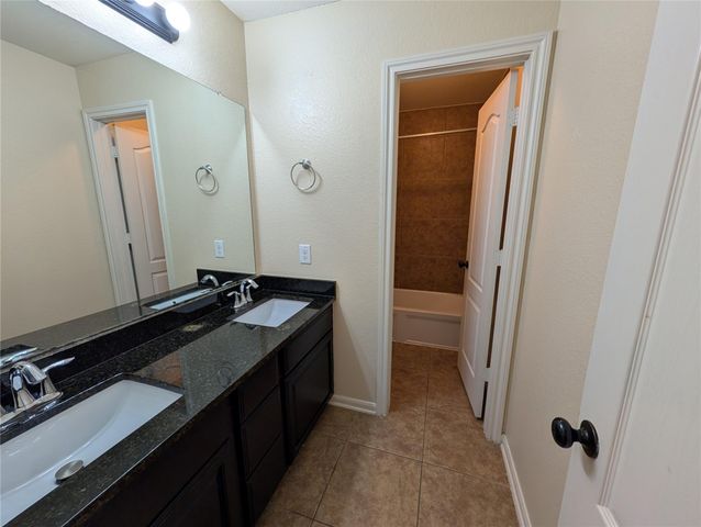 6614 Hunters Creek Lane, Baytown, TX 77521