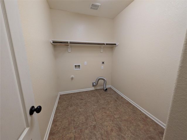 6614 Hunters Creek Lane, Baytown, TX 77521
