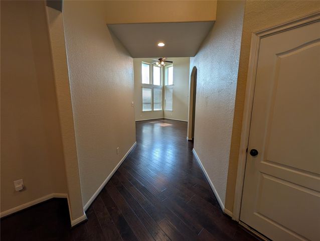 6614 Hunters Creek Lane, Baytown, TX 77521