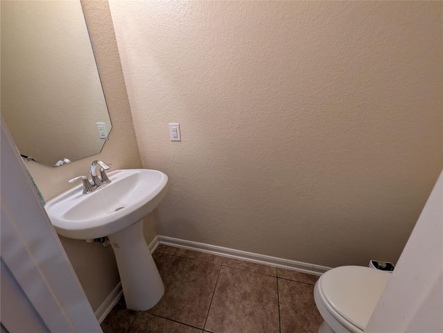 6614 Hunters Creek Lane, Baytown, TX 77521