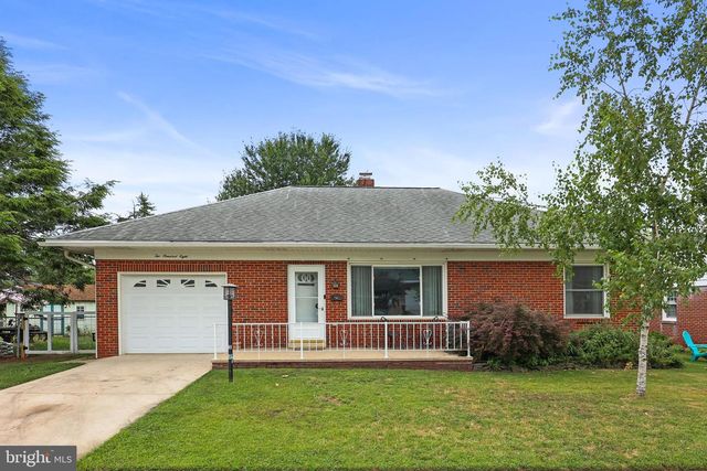 208 WILLOW ST, Hanover, PA 17331