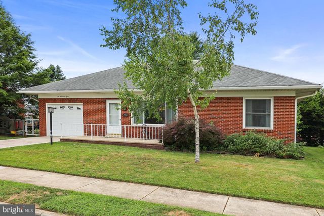 208 WILLOW ST, Hanover, PA 17331