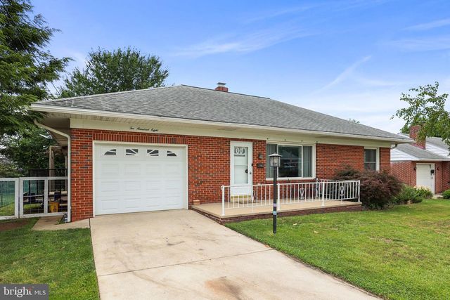 208 WILLOW ST, Hanover, PA 17331