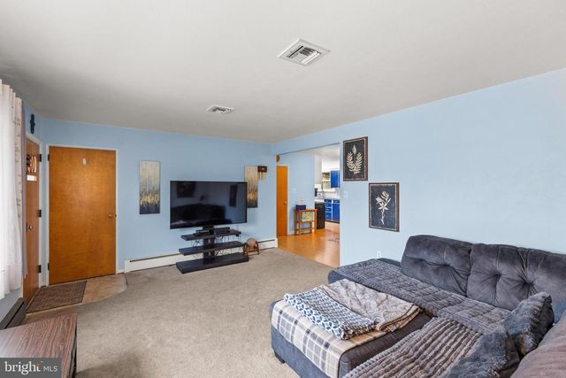 208 WILLOW ST, Hanover, PA 17331
